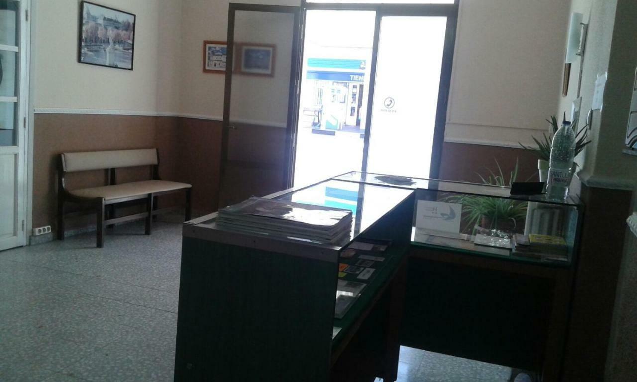 Hostal Avila Оканья Екстер'єр фото