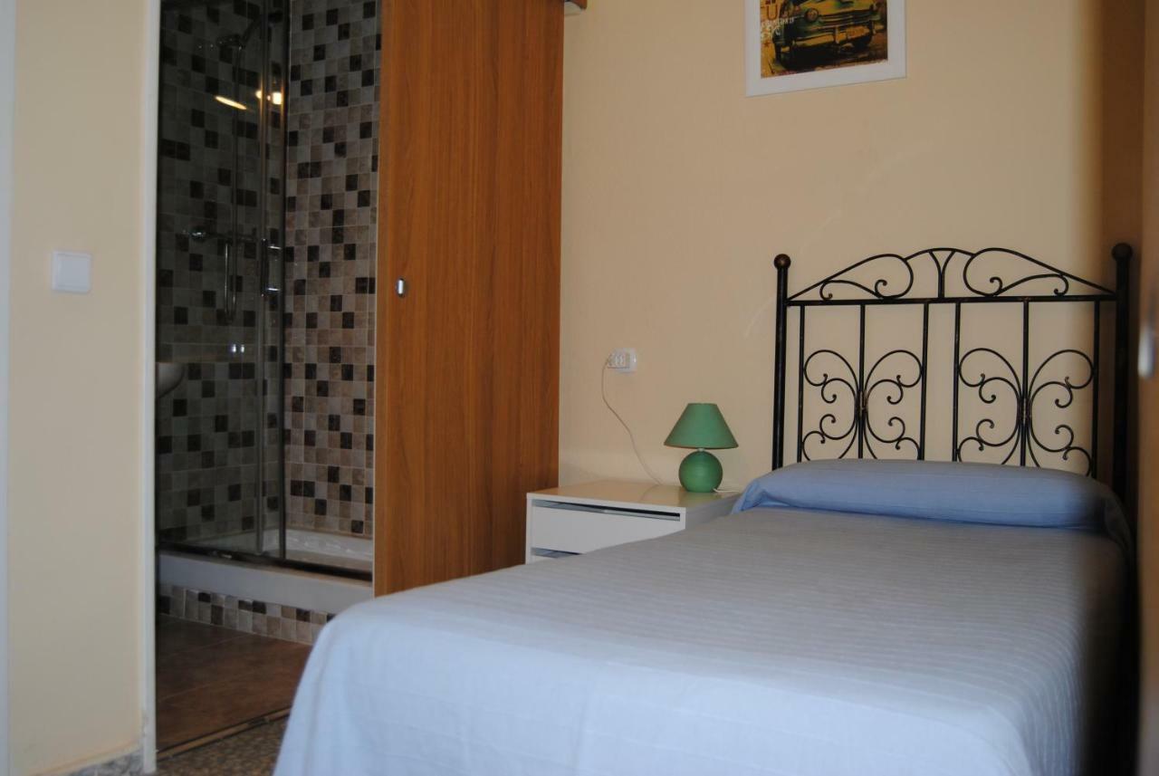 Hostal Avila Оканья Екстер'єр фото