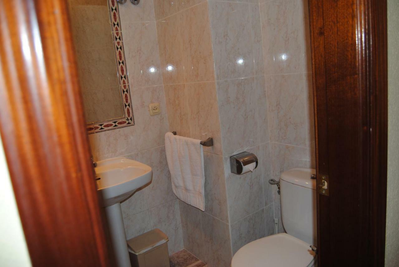 Hostal Avila Оканья Екстер'єр фото