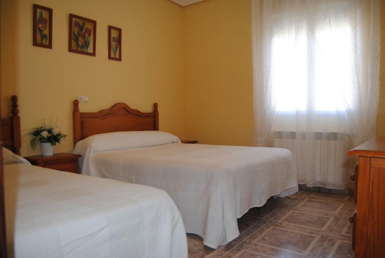 Hostal Avila Оканья Екстер'єр фото