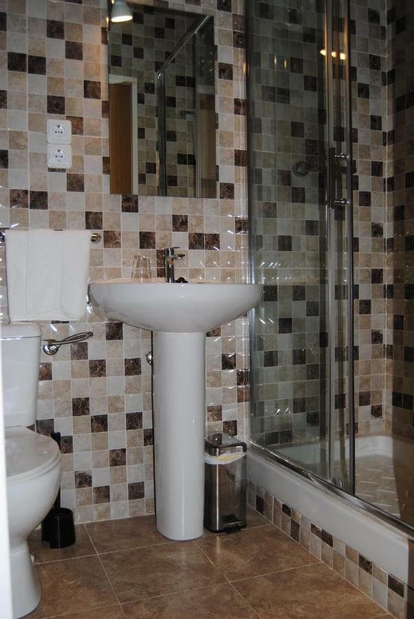 Hostal Avila Оканья Екстер'єр фото