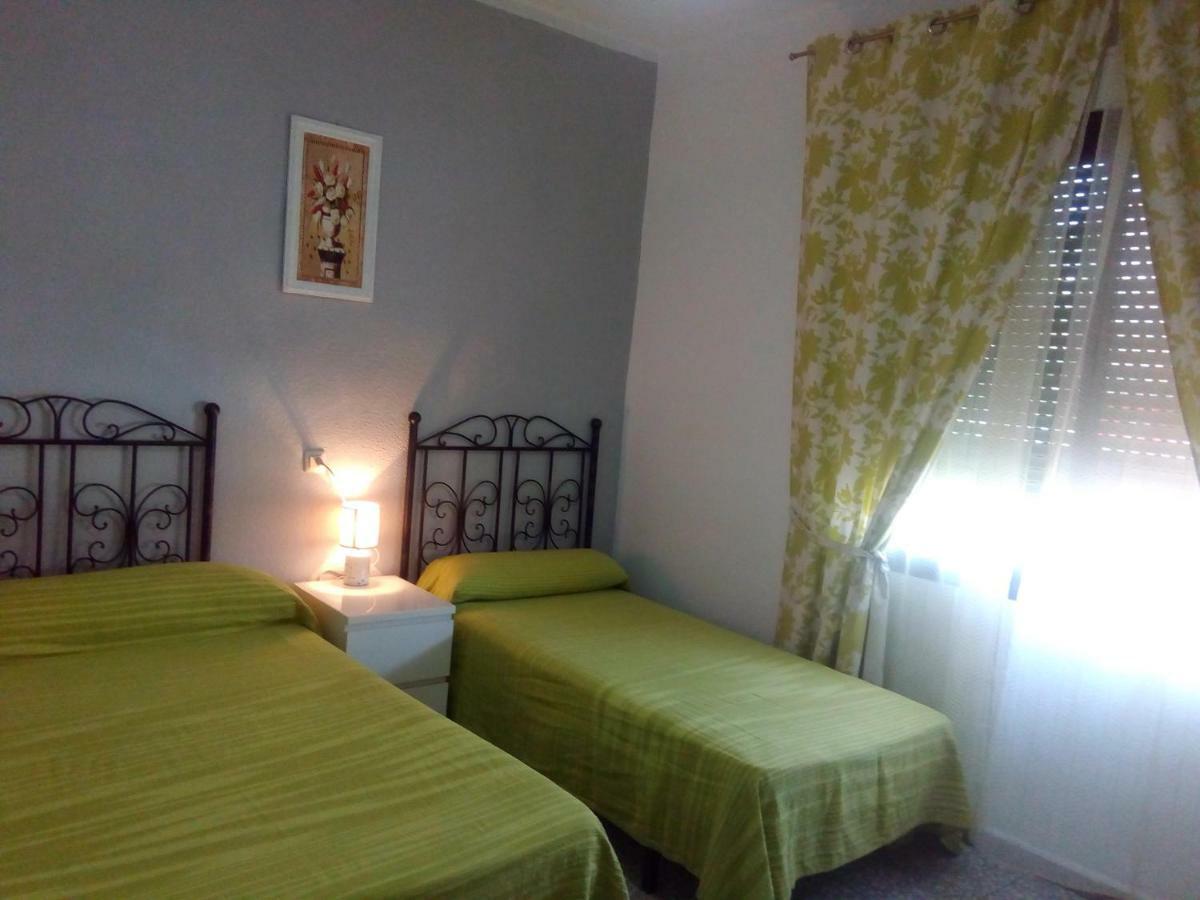 Hostal Avila Оканья Екстер'єр фото